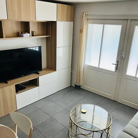 Nid Douillet Proche Ile De Re * ラ・ロシェル