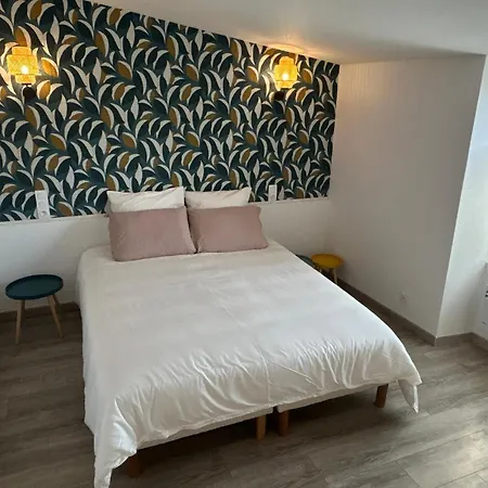 Nid Douillet Proche Ile De Re * ラ・ロシェル